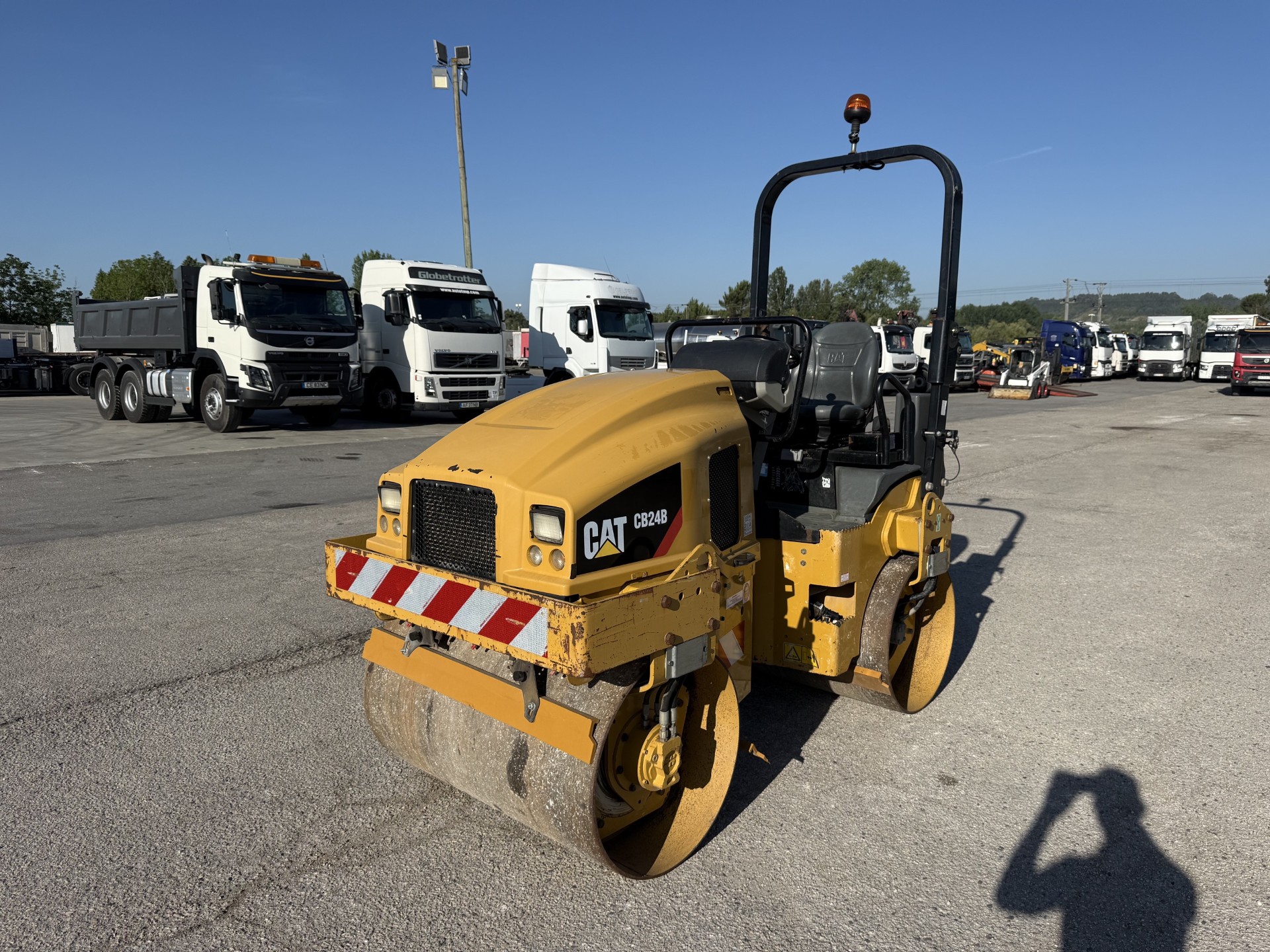 Caterpillar CB24