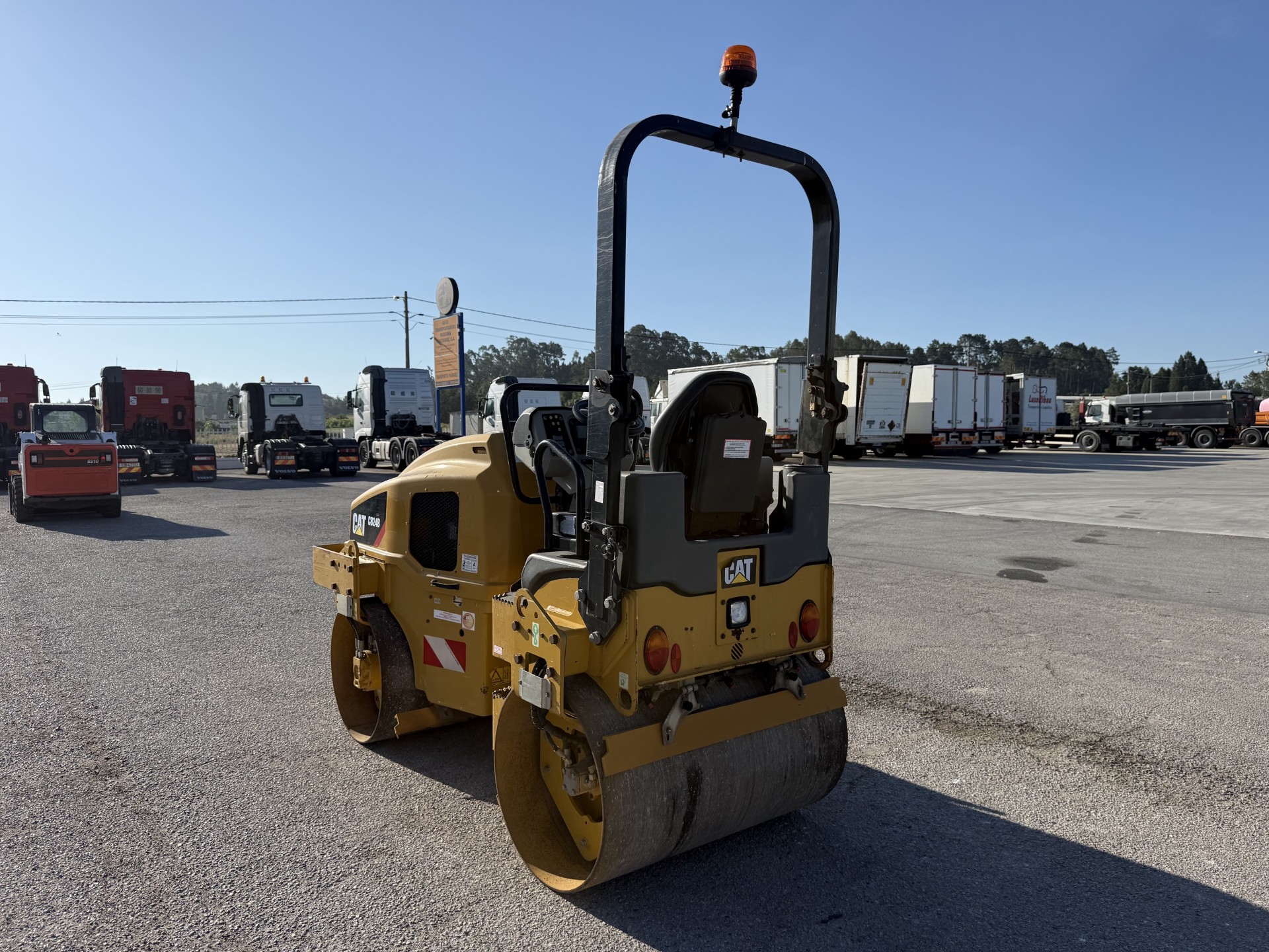 Caterpillar CB24
