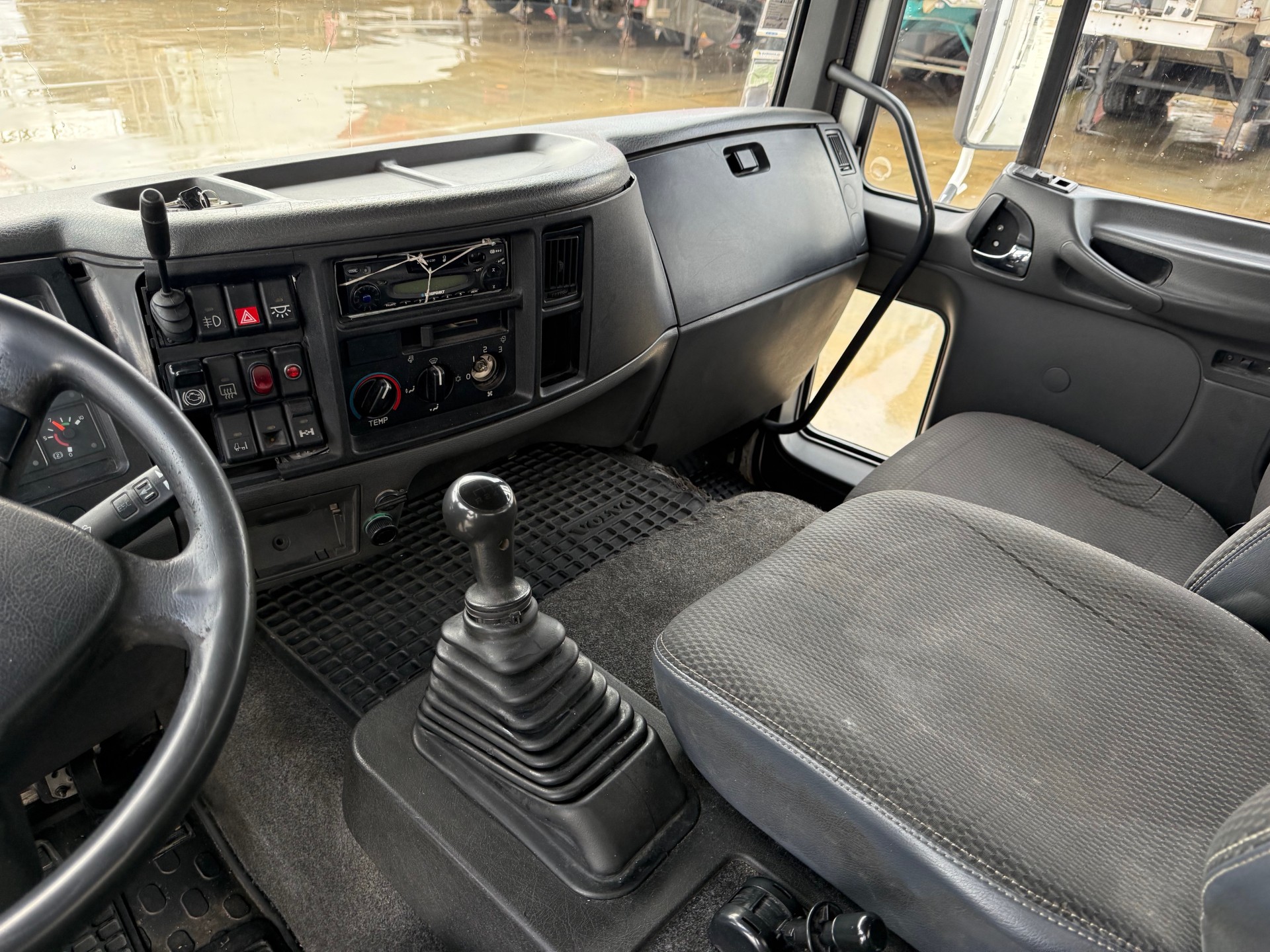 Volvo FL6 220