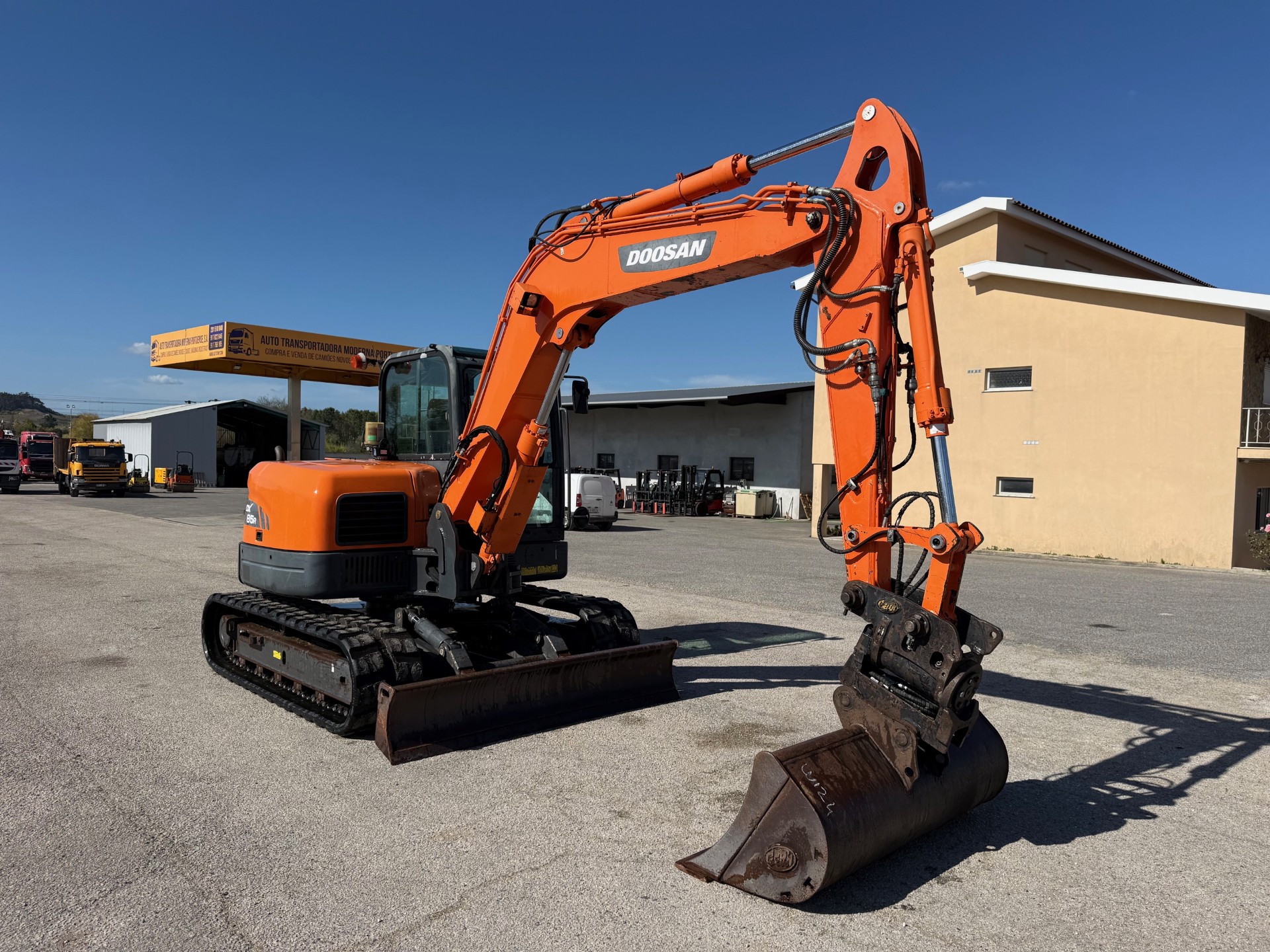 DOOSAN DX 85 R