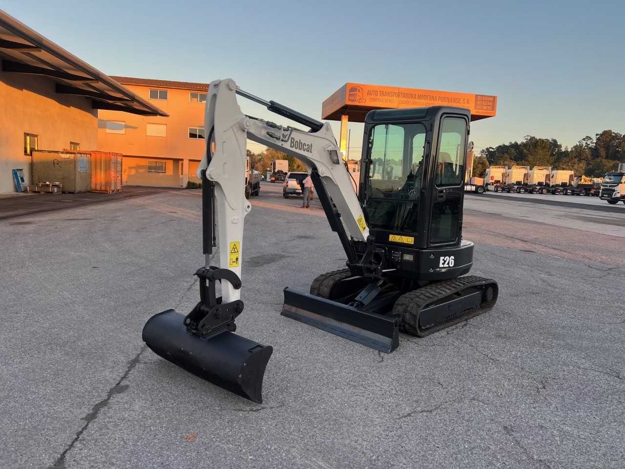 BOBCAT E26