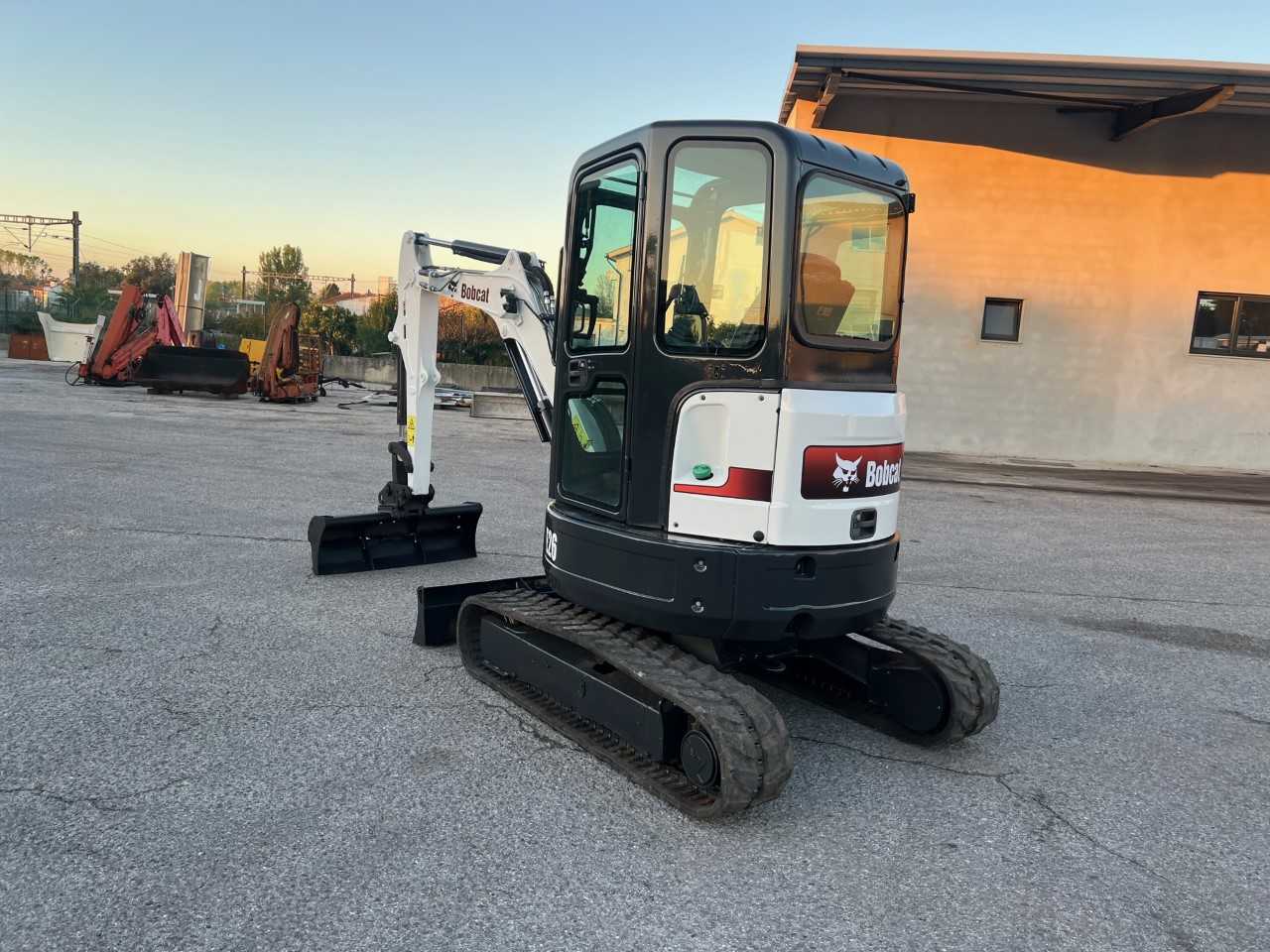 BOBCAT E26