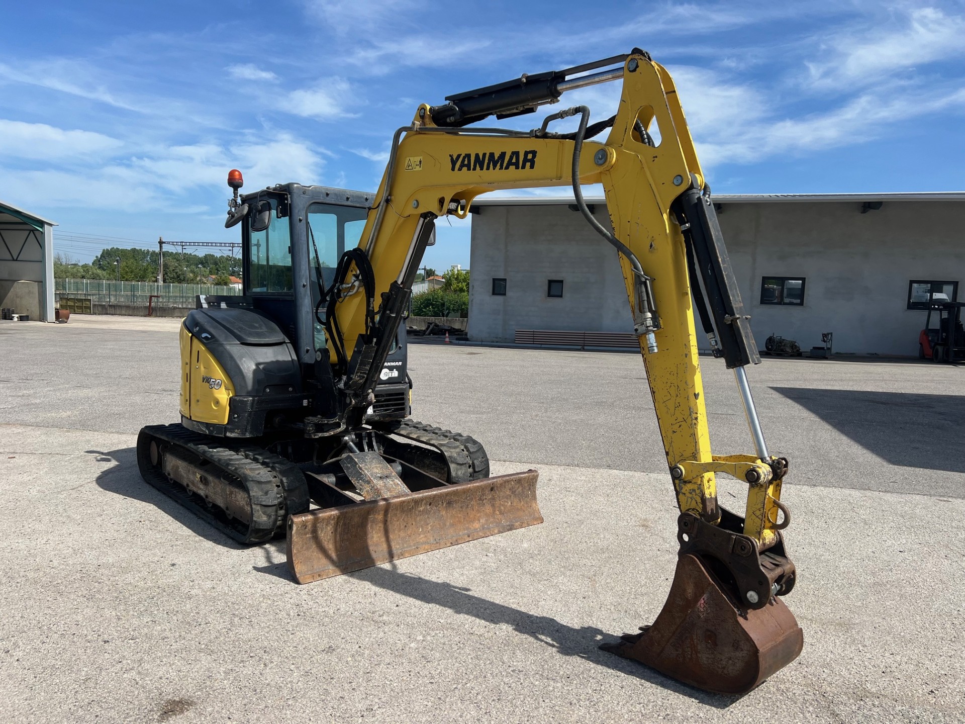 YANMAR ViO50