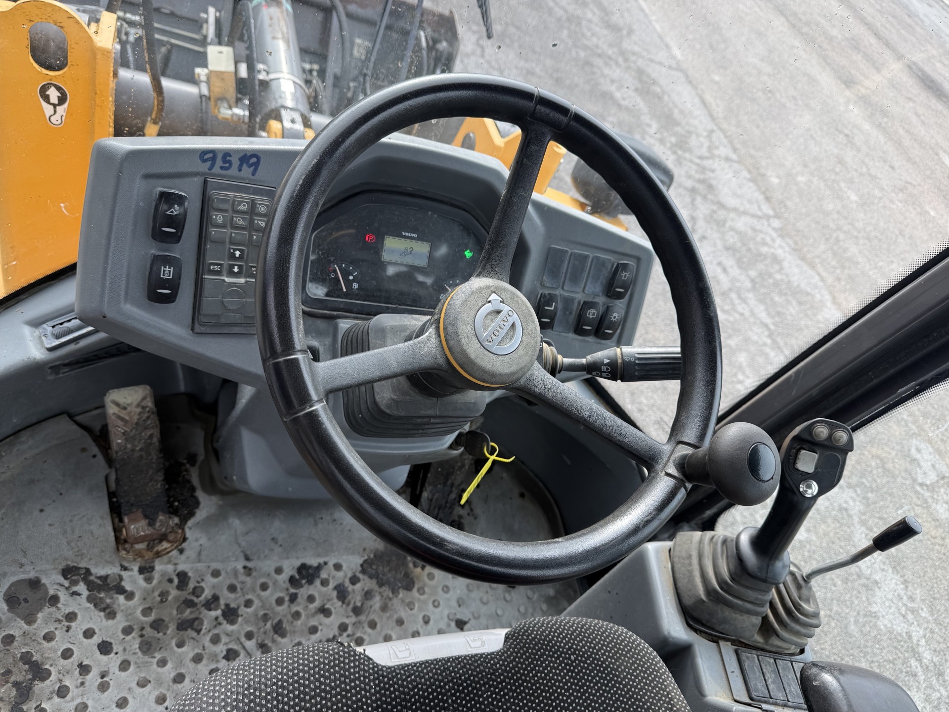 VOLVO L 30