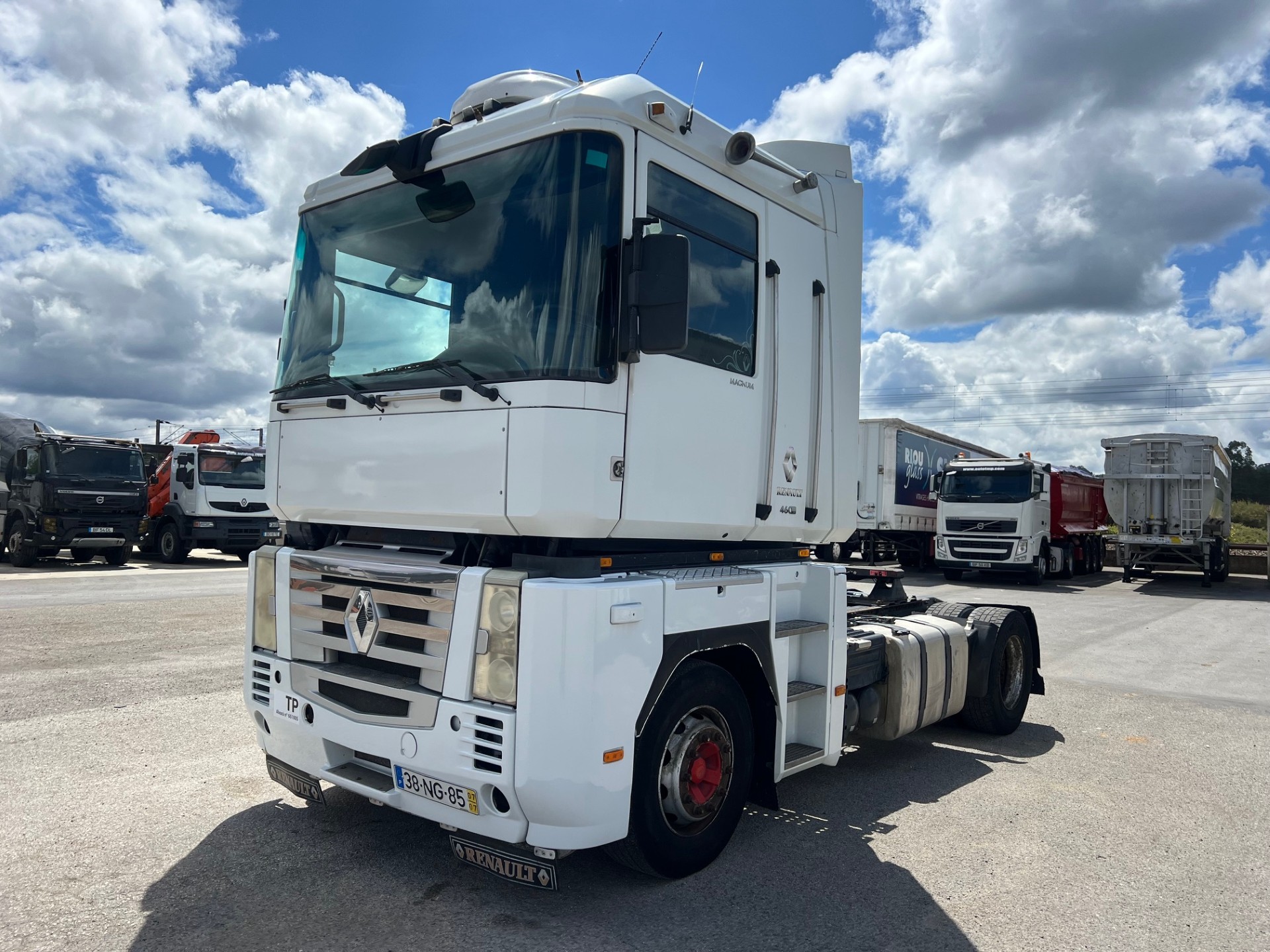 RENAULT MAGNUM  460 DXI