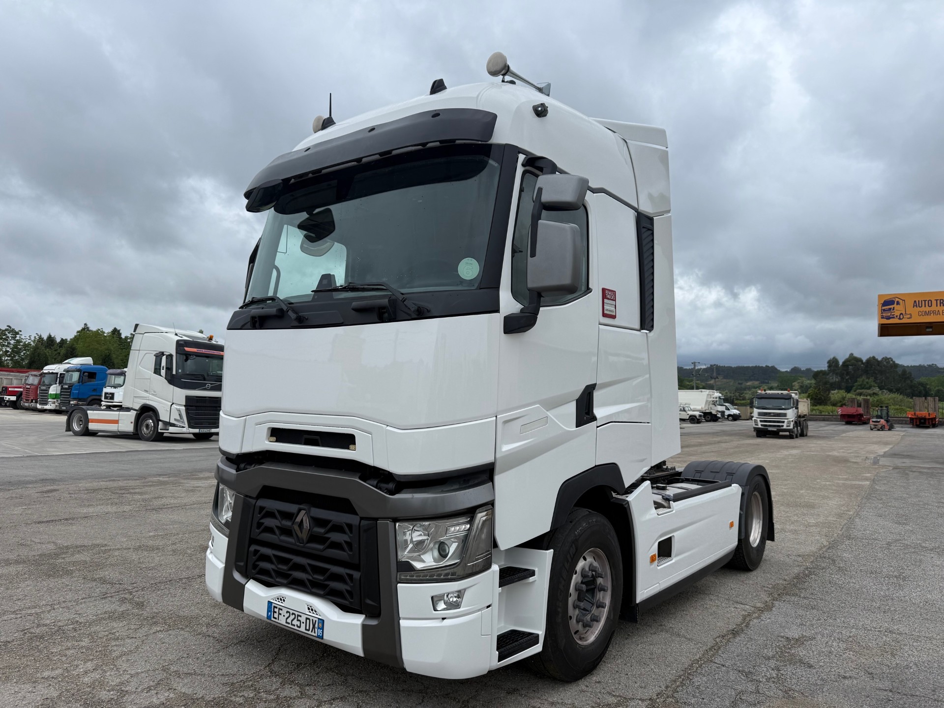 RENAULT GAMME T 520