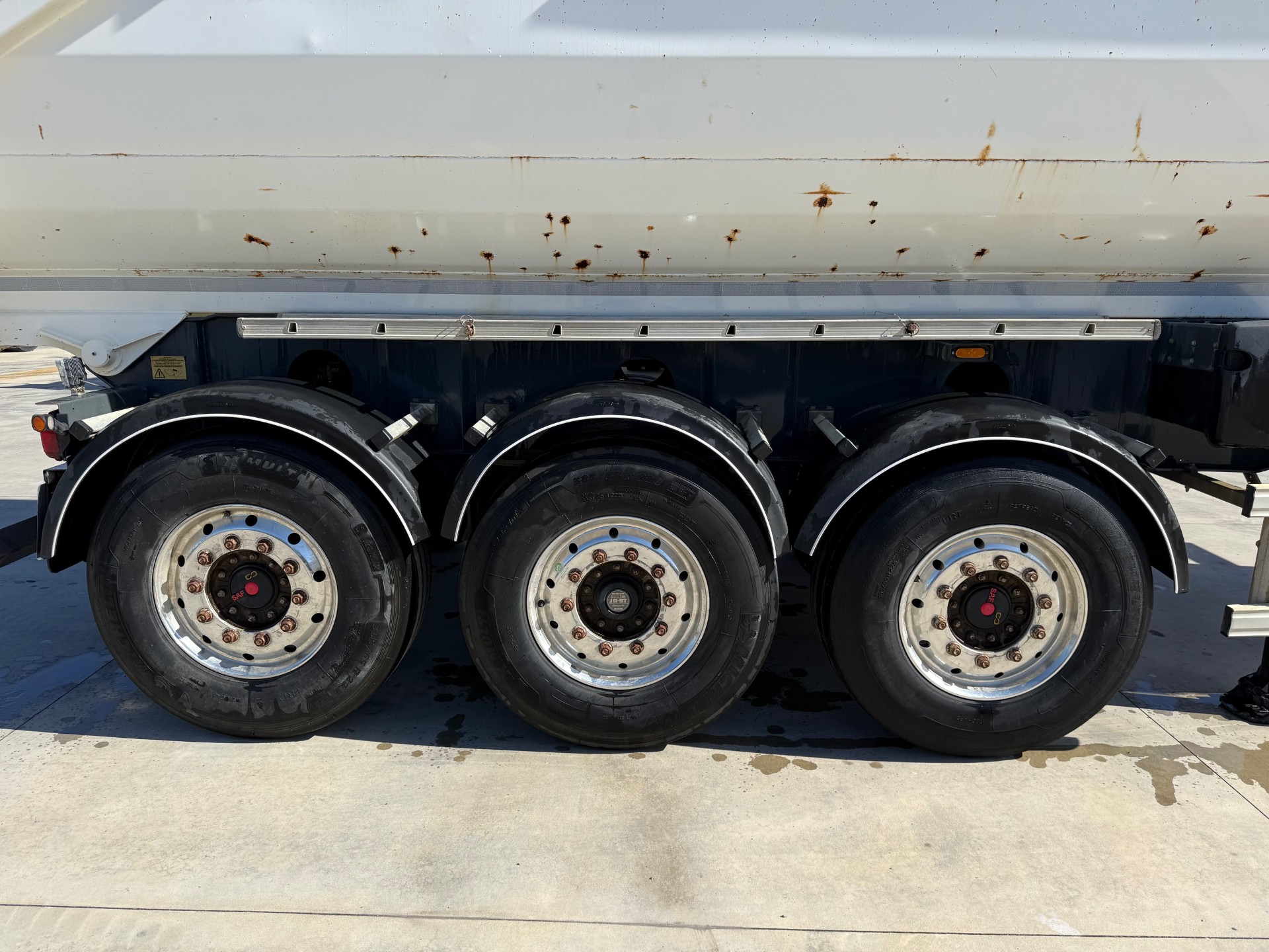 FRUEHAUF 